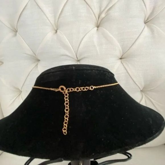 Mother of Pearl & Cubic Zirconia Necklace NWOT - Picture 4 of 4